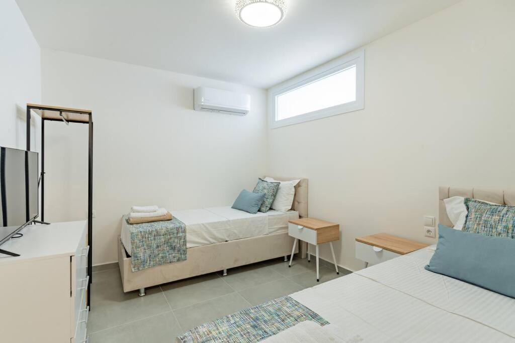 Sofia Suite, A Seafront Hideaway ! Pánormos المظهر الخارجي الصورة