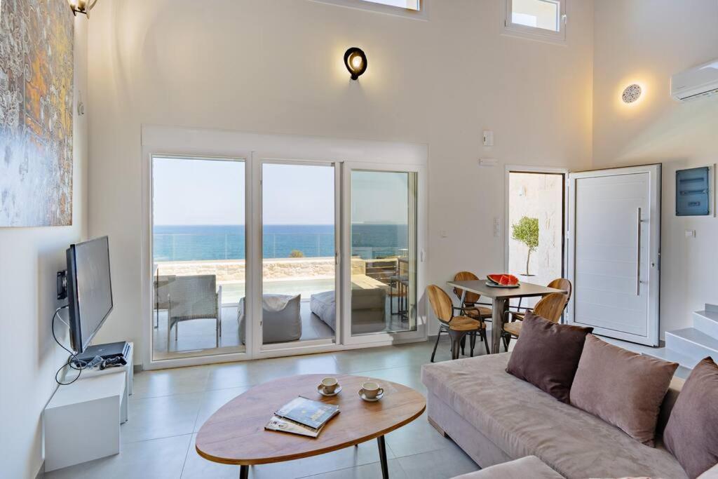 Sofia Suite, A Seafront Hideaway ! Pánormos المظهر الخارجي الصورة